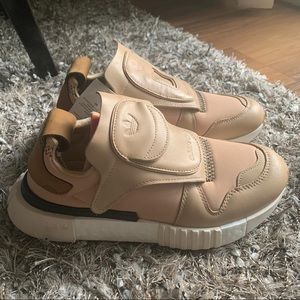 Adidas future pacer pale nude sneakers